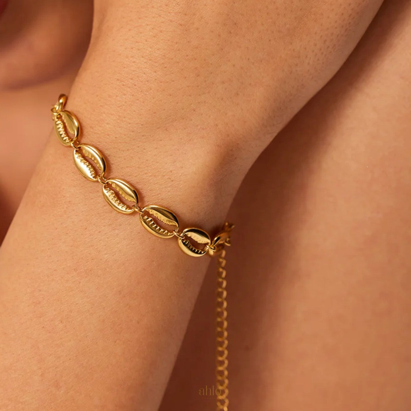 Golden Shells Bracelet