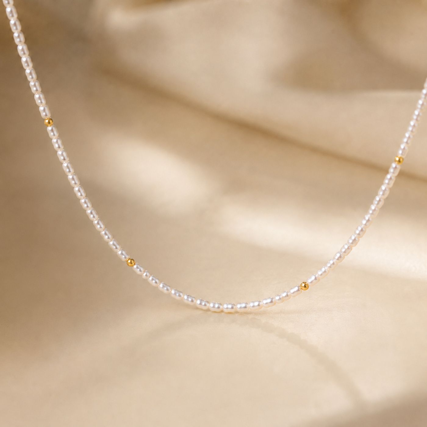 Gold Touch Pearl Necklace